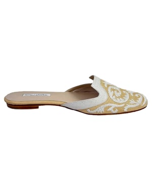 Oscar De La Renta geborduurde muiltjes in beige raffia