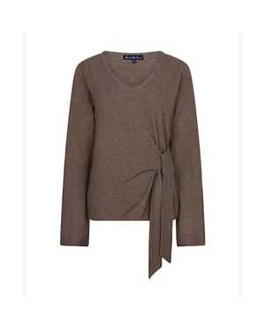 Red Button Sweet knot