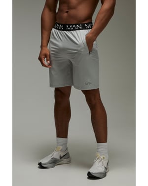 Man Active Gym Zip Pocket Regular Fit 5inch Shorts