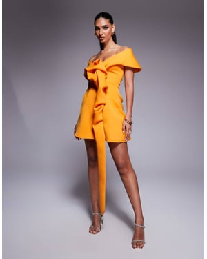 ASOS DESIGN avskuren axel mini klänning med manipulerad frontdetalj och a-linjeformad kjol i orange i scuba-liknande tyg