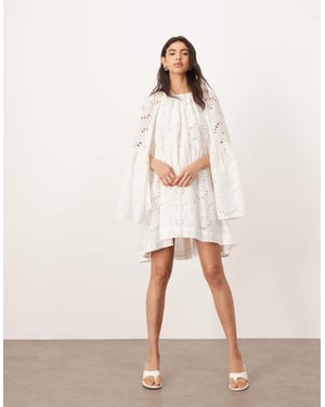 ARRANGE överdimensionerad organdi broderie smock mini-klänning i vitt