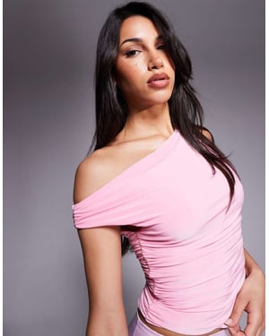 Missyempire exklusiv dubbel lager slinky off shoulder topp i babypink
