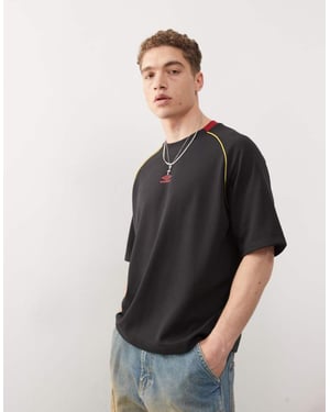 Umbro panelerad mesh t-shirt i svart