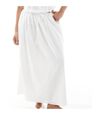 Miss Selfridge Petite broderad maxikjol i vitt