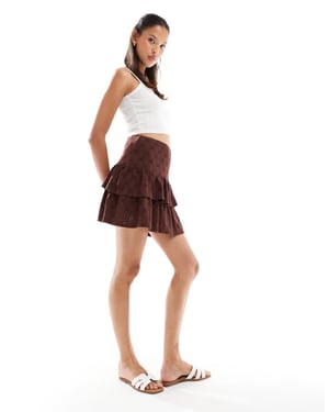 Miss Selfridge volangdetalj broderad skorts i choklad