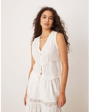 ASOS DESIGN väst medspetsdetalj i vitt