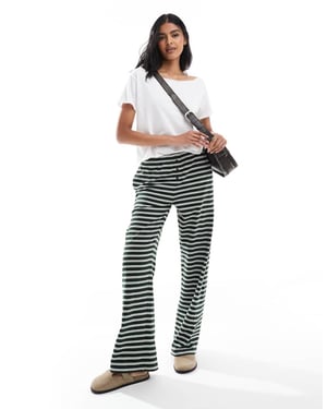 ASOS DESIGN raka ben joggers-set i grön rand