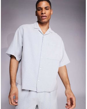 ASOS DESIGN koord våffla regular reverskrage skjorta i blått och vitt
