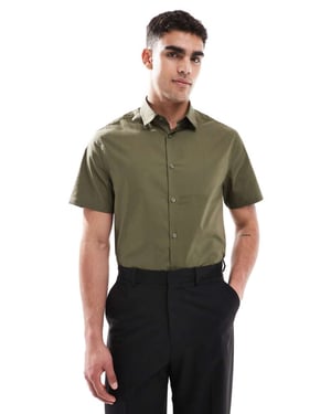 ASOS DESIGN formell lättstruken regular skjorta i khaki