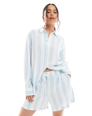 Vero Moda linne-look shorts-set i ljusblå rand
