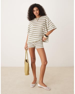 ASOS DESIGN stickad set mikroshorts i olivgrön och krämfärgad rand