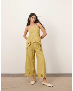 ARRANGE bomullsbroderad blommig cutwork byxdress i olivgrön