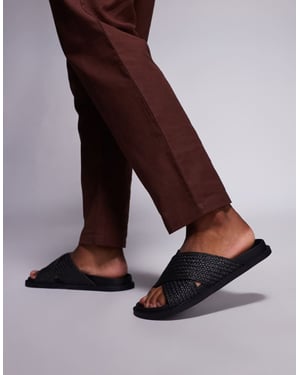 ASOS DESIGN korsade sandaler i svart väv
