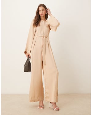 & Other Stories jumpsuit med halv bälte och delade ärmar i beige