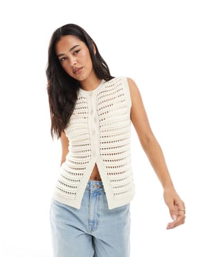 Miss Selfridge stickad knäppt väst i krämfärg