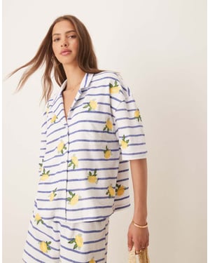 ASOS DESIGN skjorta med revere-rand och citronbroderi
