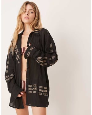 ASOS DESIGN Billie krinklad strandskjorta i broderad bandana-mönster