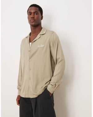 ASOS DESIGN koord regular krag skjorta med bröstbroderi i sten