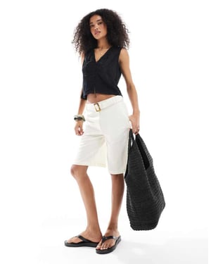 ASOS DESIGN skräddarsydda långlinjade bälte cityshorts i linne i vitt