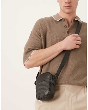 ASOS DESIGN faux läder crossbody-väska med rottingpanel i svart