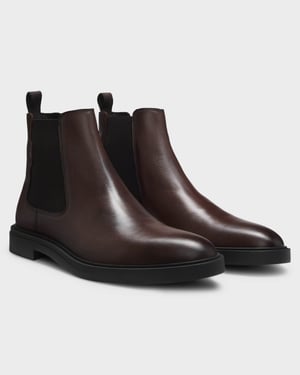 Boots in Dark Brown