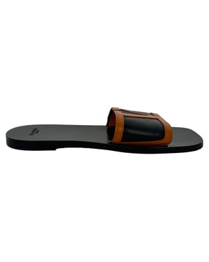 Valentino Garavani Viva Superstar slippers in zwart leer
