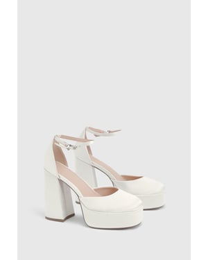 Faith: Cadence Satin Closed Toe Chunky Platform Heeled Shoes