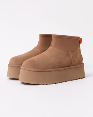 Logo Detail Boots in Camel