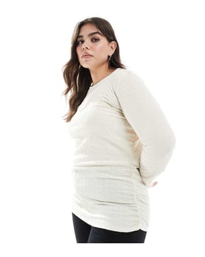 Vero Moda Curve texturerad rynkad långärmad topp i krämfärg