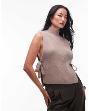 & Other Stories ull- och mohairblandning mock neck stickad väst med sidoknytning i beige