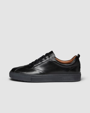 Trainers in Black