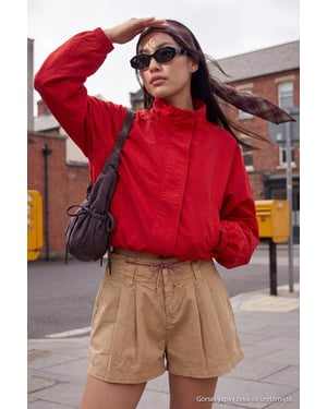 TRENDYOLMİLLA Dam Beige Enfärgad Vid benlängd Normal midja Shorts Bermudashorts