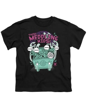 Scooby Doo T-shirt met de tekst: ‘Kinderen die zich overal mee bemoeien sinds 1969’ (Zwart)
