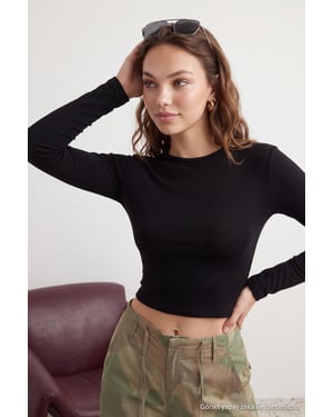 TRENDYOLMİLLA Dames Zwart Effen Lang Getailleerd Blouses