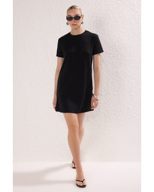 TRENDYOLMİLLA Dames Zwart Effen Kort / Mini Kort Casual Recht Jurken