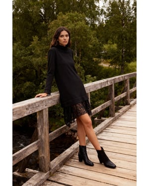 TRENDYOLMİLLA Dames Zwart Effen Kort / Mini Lang Casual Recht Jurken