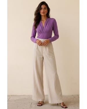 Gevormde top met V-hals en draperie