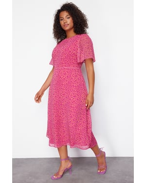 Trendyol Curve Dames Roze Dierenprint Midi Kort Casual A-lijn Grote maten Jurk