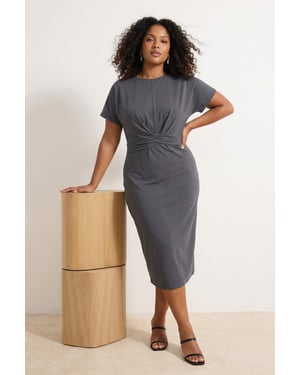 Trendyol Curve Dames Grijs Effen Midi Kort Casual Recht Grote maten Jurk