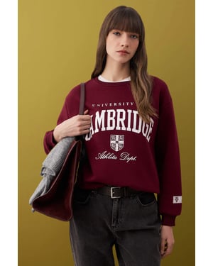 TRENDYOLMİLLA Dam Vinröd Slogan Lång Oversize Sweatshirts