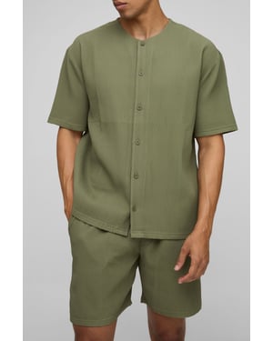 Oversized Collarless Pleated Short Sleeve Shirt