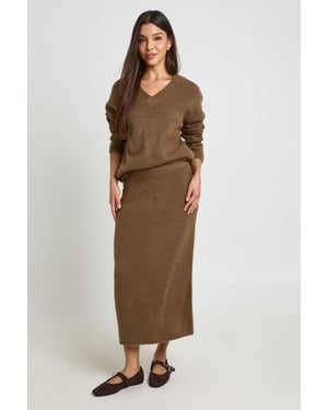 V Neck Jumper and Midi Skirt Co-Ord