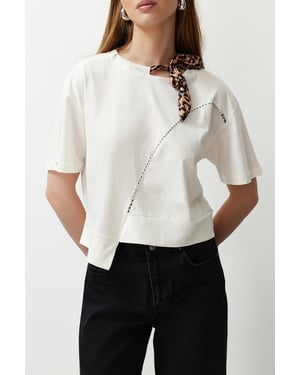 TRENDYOLMİLLA Meisjes Wit Effen Kort Regular fit T-shirts