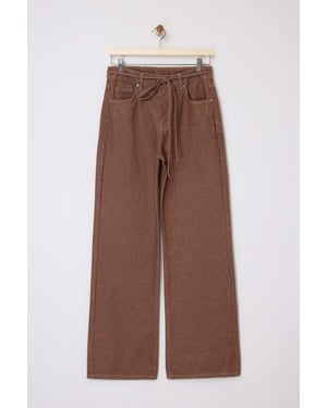 TRENDYOLMİLLA Dames Bruin Effen Wijde pijp Hoge taille Jeans