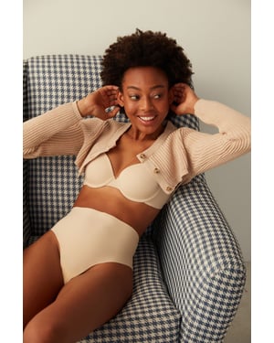 Naadloze gladde string met lage taille, onzichtbaar onder kleding