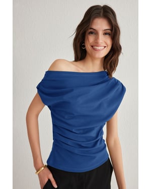 TRENDYOLMİLLA Dames Donkerblauw Effen Kort Regular fit Blouses