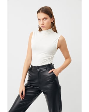 Women's Sleeveless Half Turtleneck Blouse