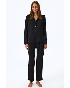 Penti Fleur pyjamasset i satin med ormtryck, långärmad skjorta och byxor