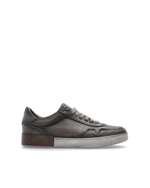 Leather sports shoes with 'vintage' effect