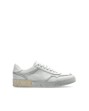 Sports shoes with a `vintage` effect
